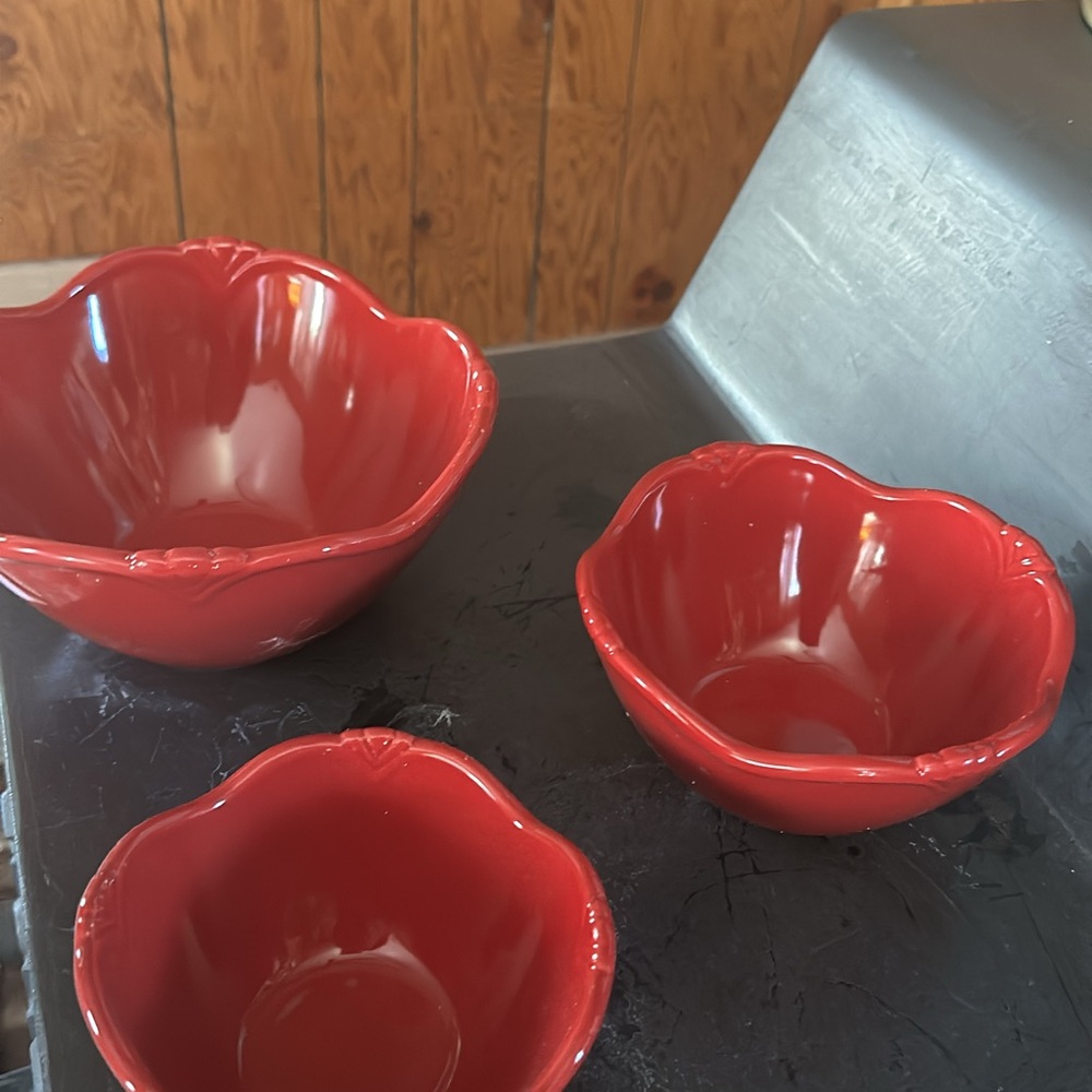 Beautiful ceramic bowls pavilion from princess house